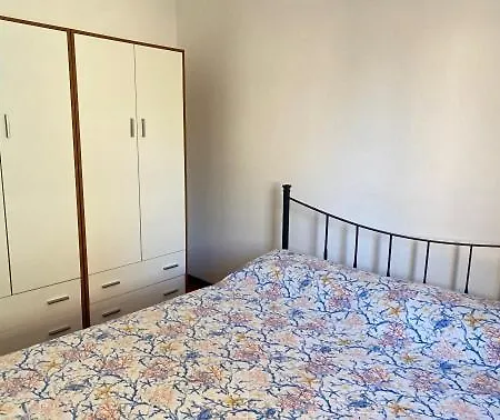 Centro, 3 Posti Aria Condizionata Pass Auto